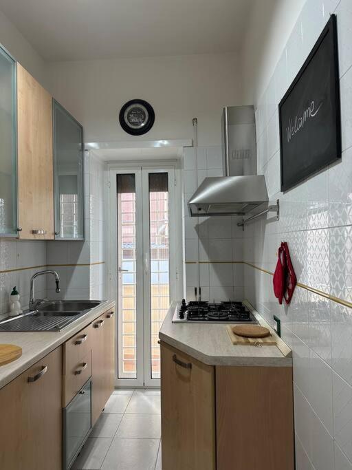 Casa Rostri Apartment ลิโด ดิ ออสเตีย ภายนอก รูปภาพ