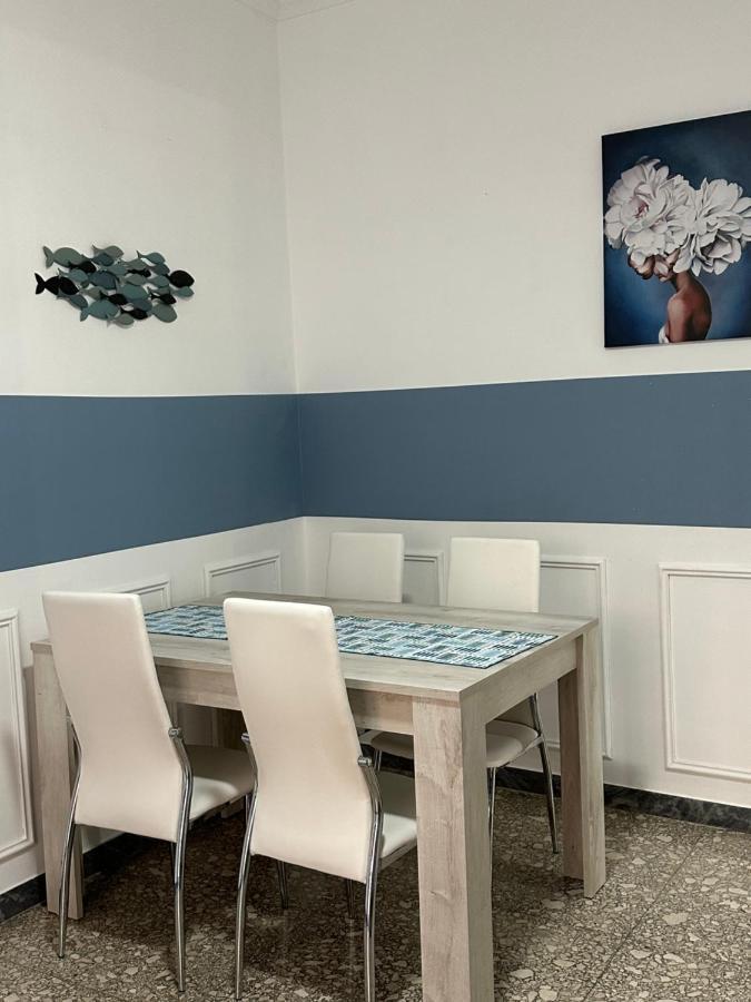 Casa Rostri Apartment ลิโด ดิ ออสเตีย ภายนอก รูปภาพ